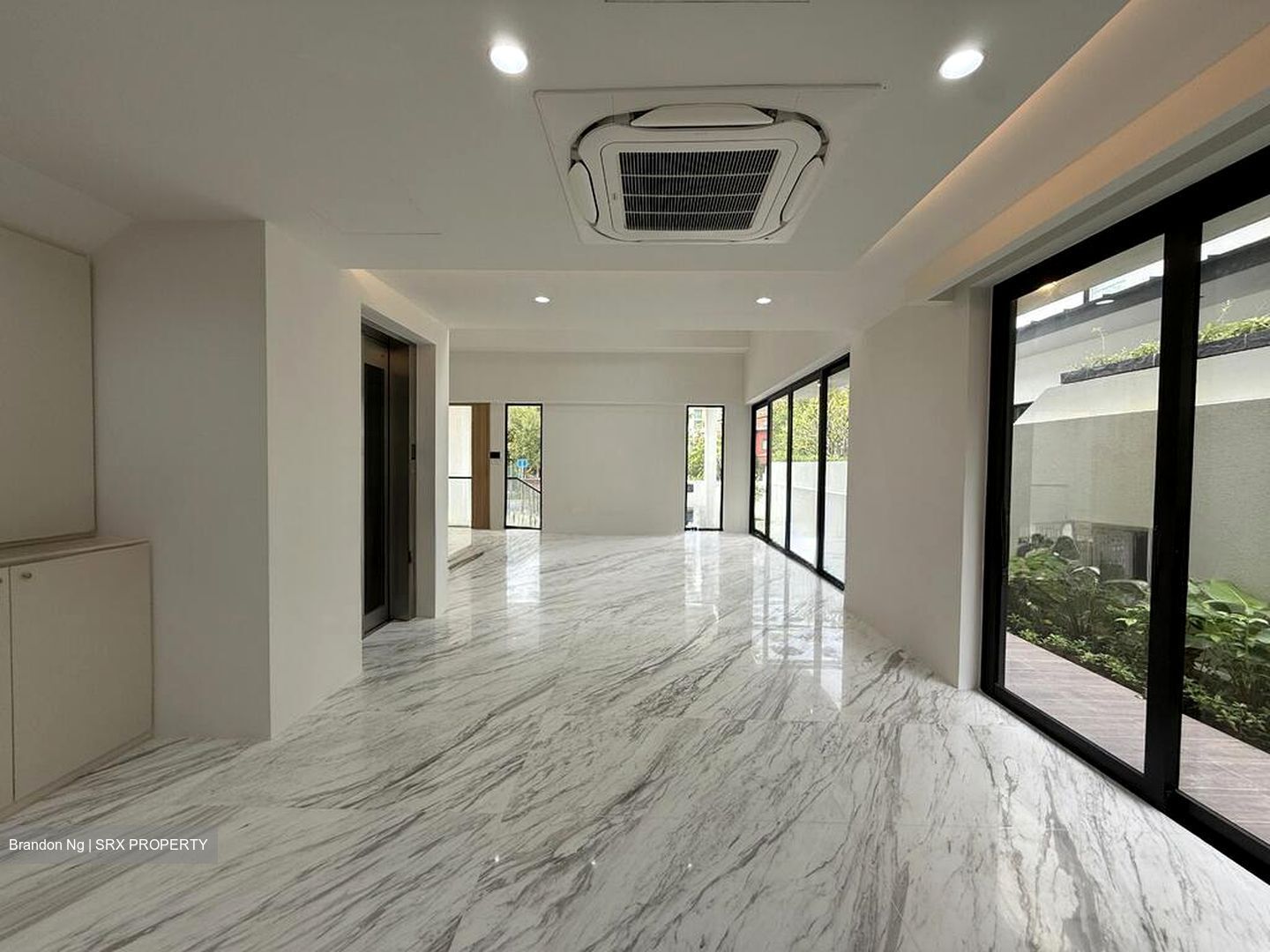 Lucky Hills (D16), Terrace #523799481